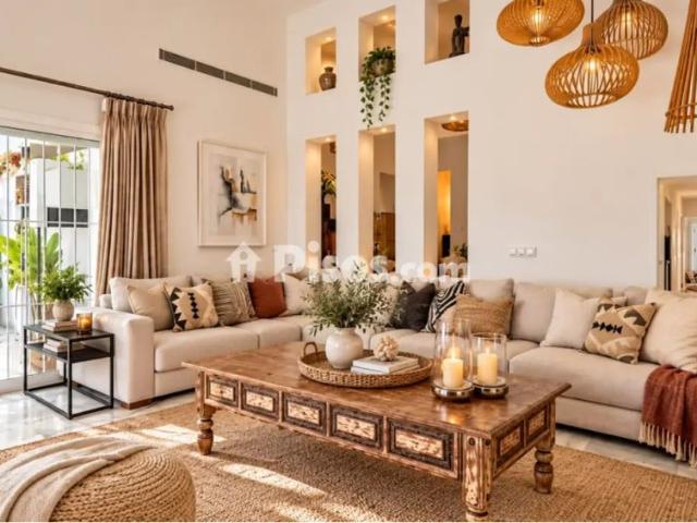 Chalet unifamiliar en alquiler en Avenida de la Jacaranda, 1