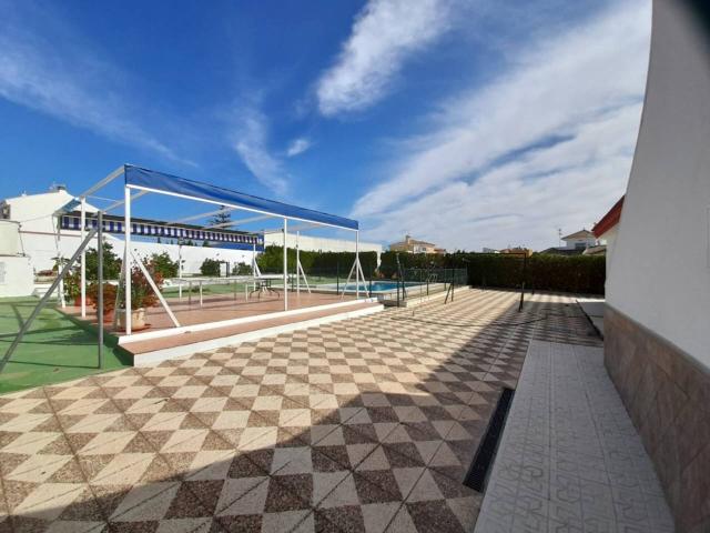 Chalet unifamiliar en venta en Pozo del Camino 21400