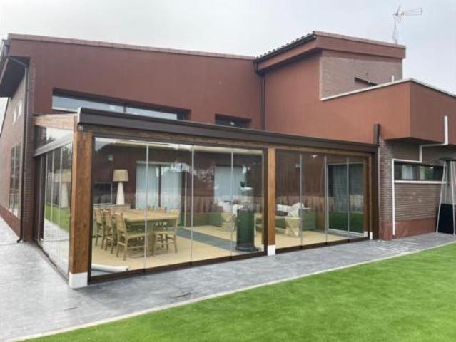 Chalet unifamiliar Venta Aldeamayor de San Martín, Aldeamayor de San Martín
