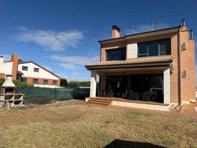 Chalet unifamiliar Venta Aldeamayor de San Martín, Aldeamayor de San Martín