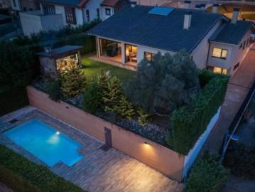 Chalet unifamiliar Venta Avilés, El Carbayedo El Quirinal