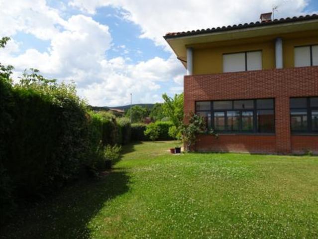 Chalet unifamiliar Venta Iruña de Oca Iruña Oka, Ollávarre