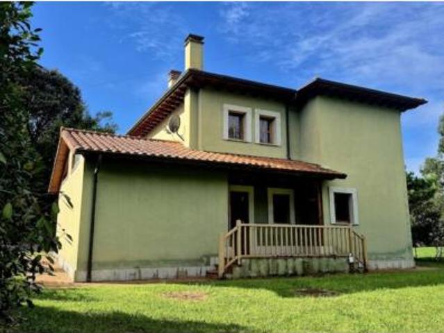Chalet unifamiliar Venta Llanes, Ovio