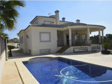 Villa en venta en Altorreal - Cuarto de servicio