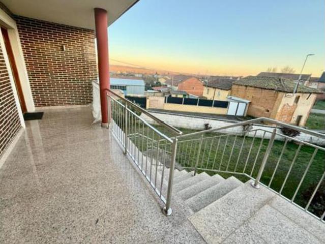 Chalet unifamiliar Venta Sariegos, Pobladura de Bernesga