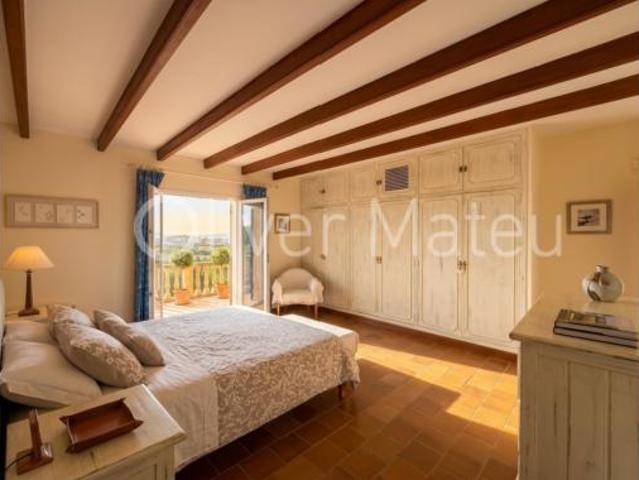 Chalet unifamiliar Venta Palma de Mallorca, Establiments