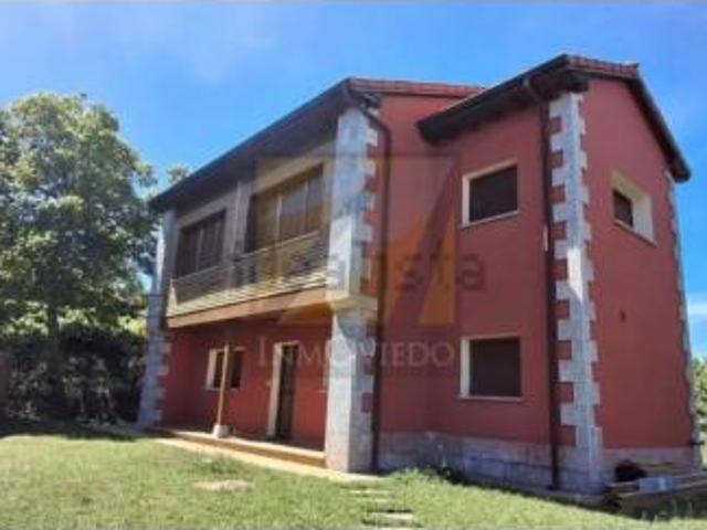 Chalet unifamiliar Venta Ribadesella, Bones