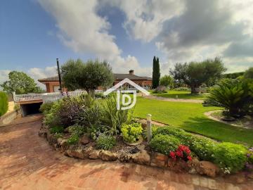 Chalet ubicado en una urbanización de Monserrat Valencia 392m² Monserrat