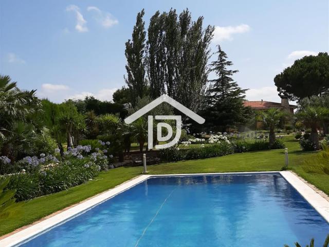 Chalet ubicado en una urbanización de Monserrat Valencia 392m² Monserrat