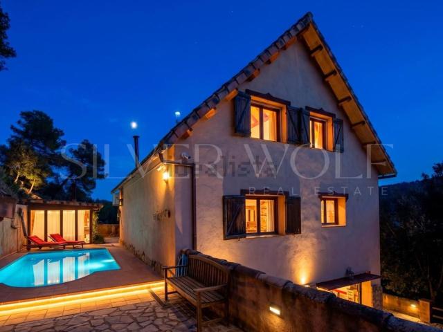 Chalet, Vallirana