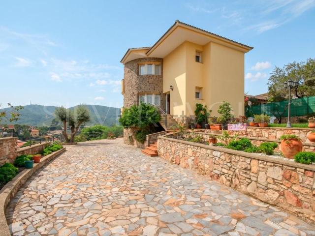 Chalet, Vallirana