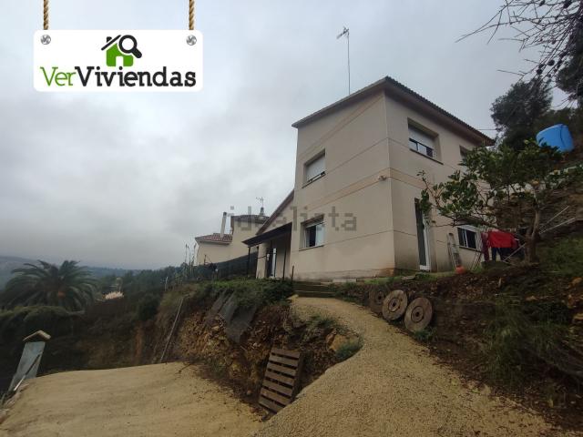 Chalet, Vallirana
