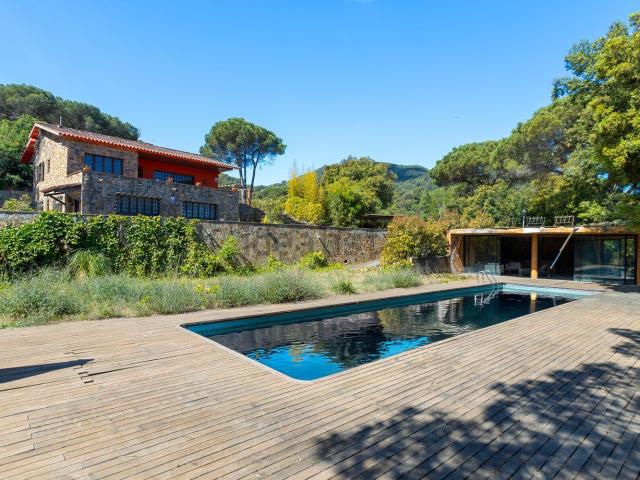 Chalet, Vallromanes