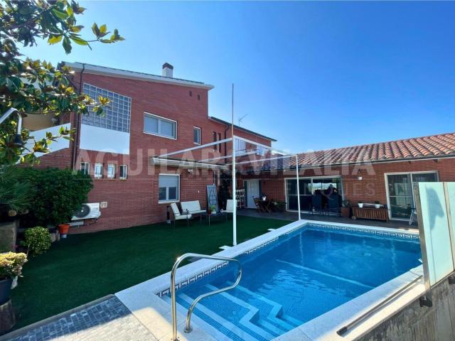 Chalet, Vallromanes