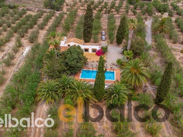 Chalet, Valls