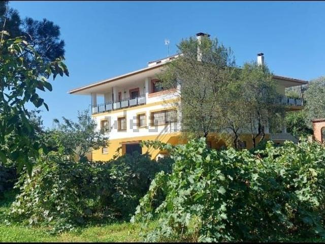 Chalet, Venialbo