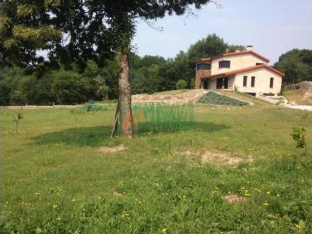 Chalet Venta Coles, Coles Capital