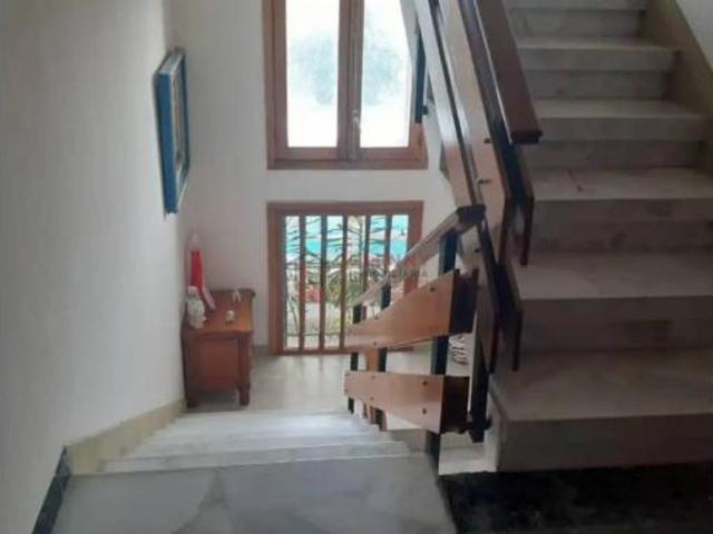 Chalet Venta Coles, Coles Capital