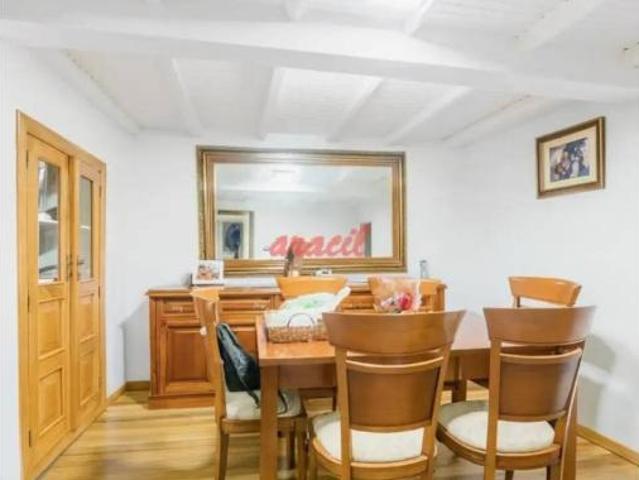 Chalet Venta Coles, Coles Capital