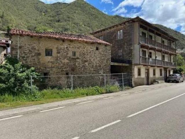 Chalet Venta Cabezón de Liébana, Frama