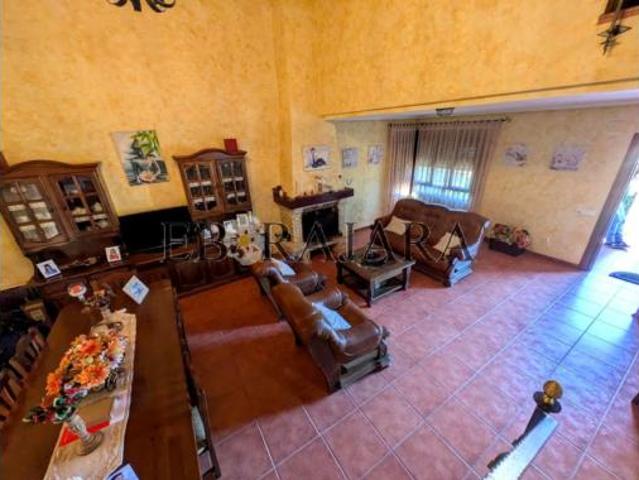 Chalet Venta Talavera de la Reina, Patrocinio de San José Talavera la Nueva Gamonal