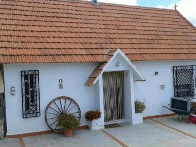 Chalet Venta Calles, Calles
