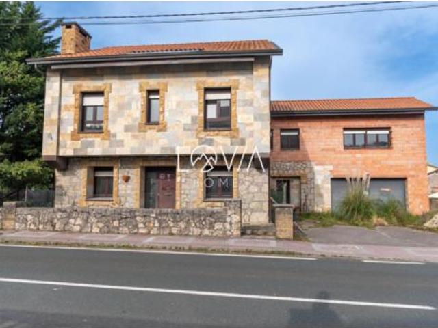 Chalet Venta Camargo, Centro Urbano
