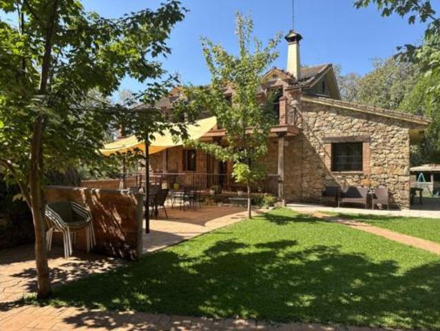 Chalet Venta Candeleda, El Raso