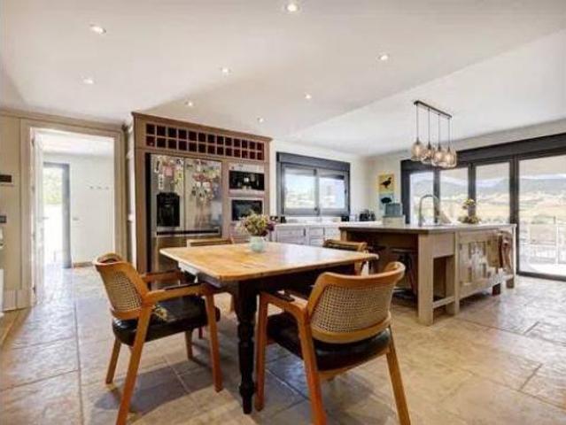 Chalet Venta Casares, Área de Casares