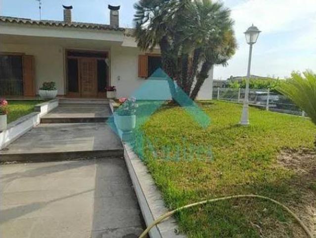 Chalet Venta Castelló de la Plana, Norte