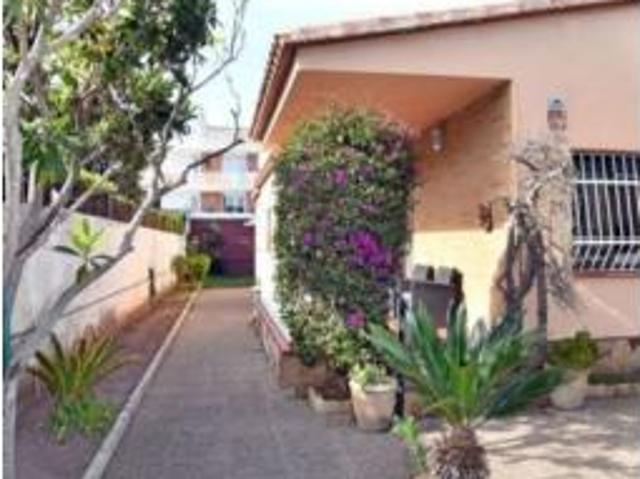 Chalet Venta Castelldefels, Can Bou