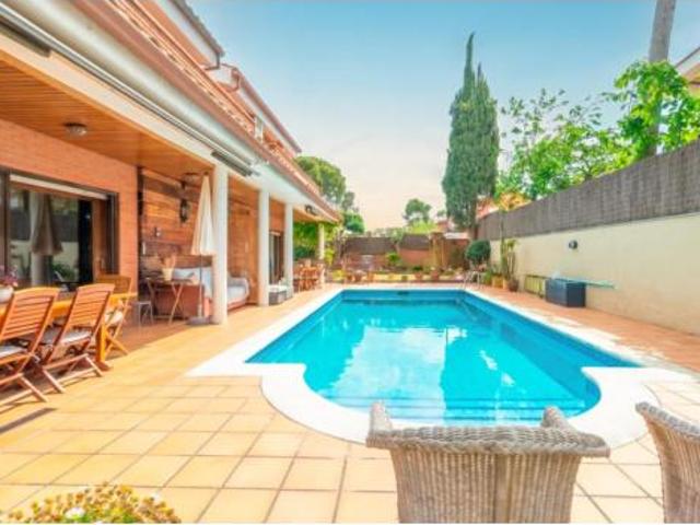 Chalet Venta Castelldefels, Montmar