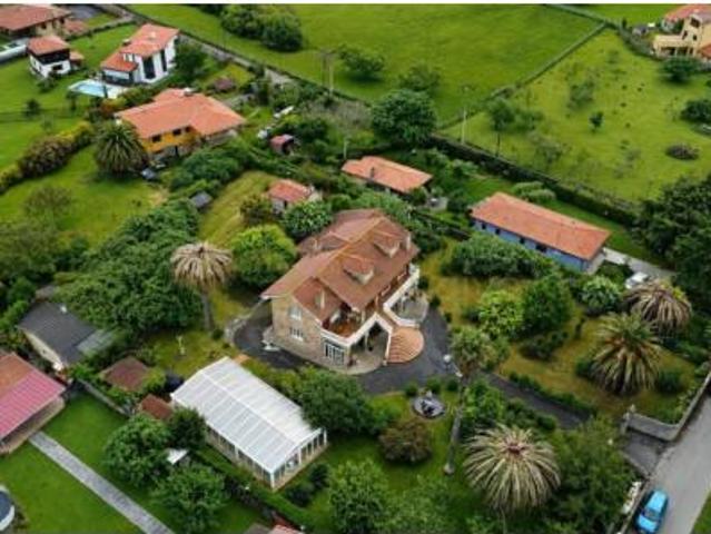 Chalet Venta Castrillón, Viviendas El Forcón