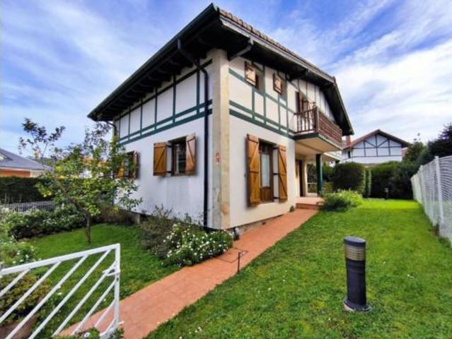 Chalet Venta Castro Urdiales, Sámano