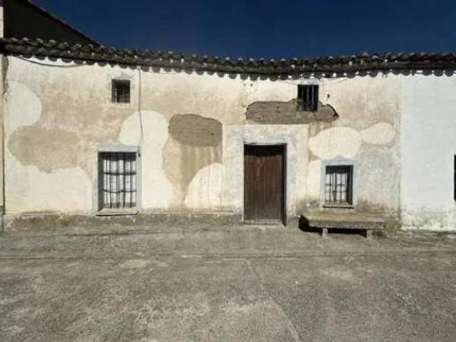 Chalet Venta Crespos, Crespos