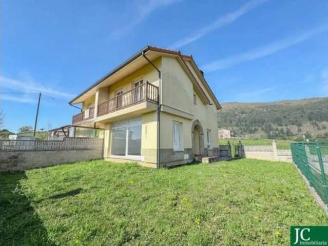 Chalet Venta Ampuero, Ampuero