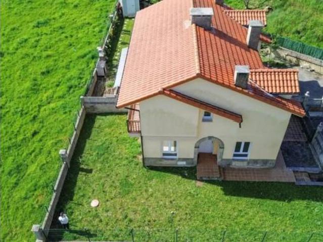 Chalet Venta Ampuero, Ampuero