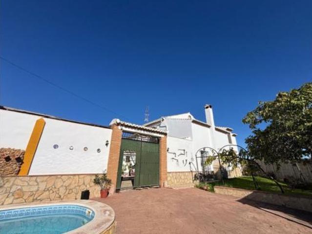 Chalet Venta Antequera, Centro