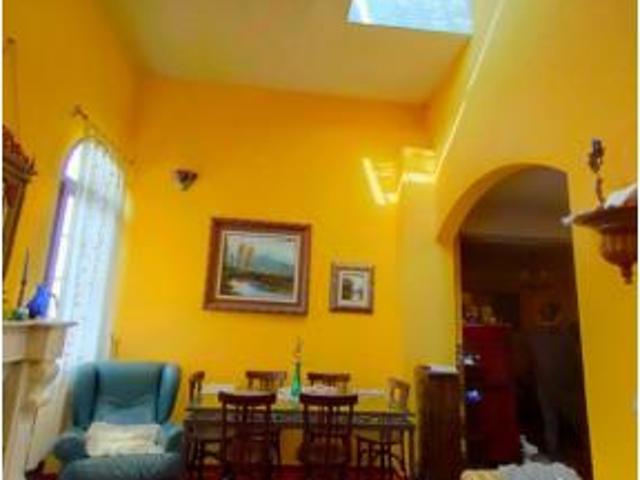 Chalet Venta Águilas, Centro