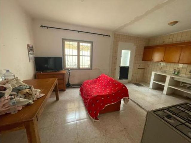 Chalet Venta Águilas, Centro