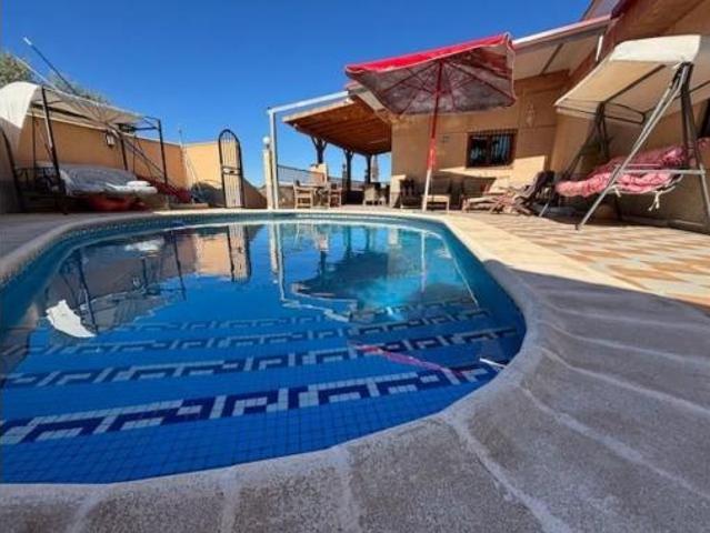 Chalet Venta Águilas, Los Geráneos