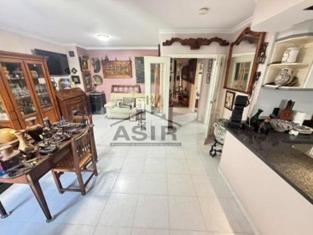 Chalet Venta Alzira, Centre