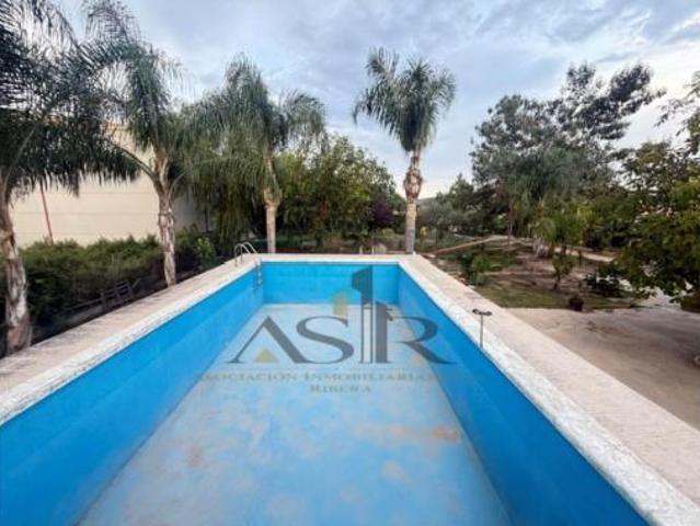 Chalet Venta Alzira, Zona Industrial Zona de l'Estació La Garrofera