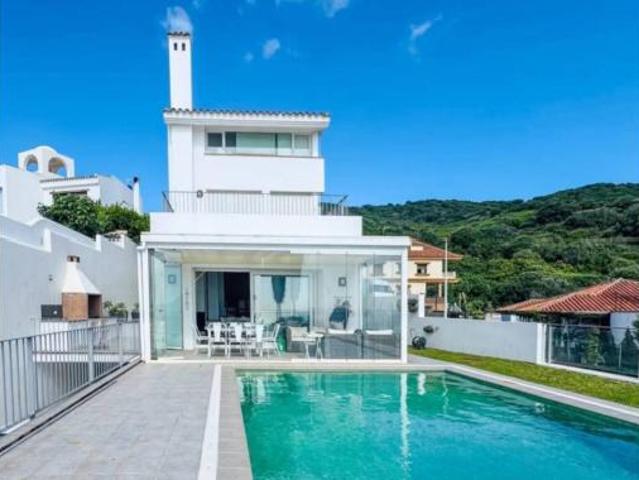 Chalet Venta Algeciras, El Pelayo Parques Naturales