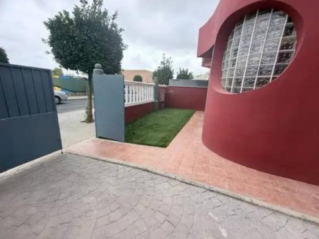 Chalet Venta Aljaraque, Corrales