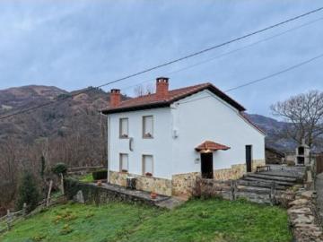 Chalet Venta Aller, Agüeria Moreda
