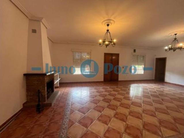 Chalet Venta Almendralejo, Almendralejo