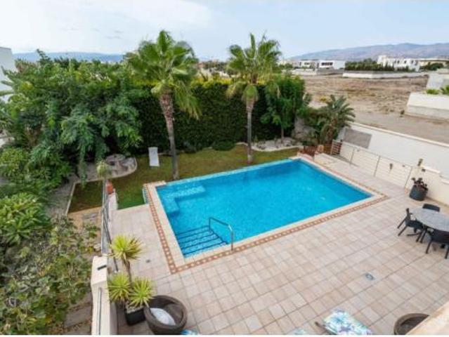 Chalet Venta Almería Capital, Retamar