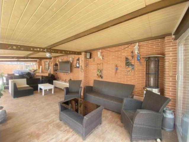Casa adosada Venta Alovera, Alovera