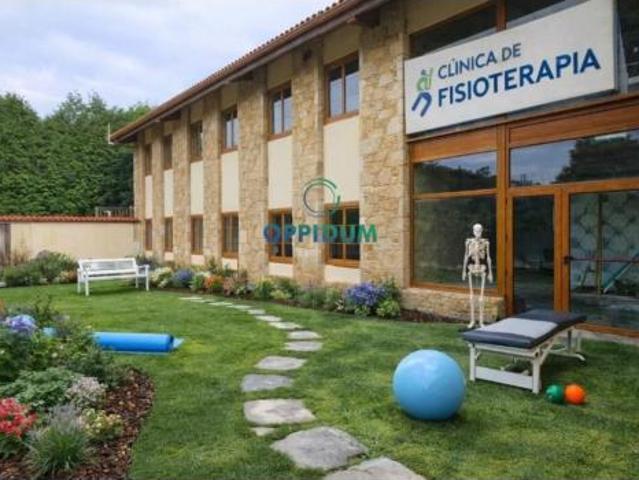 Chalet Venta Arteixo, Uxes